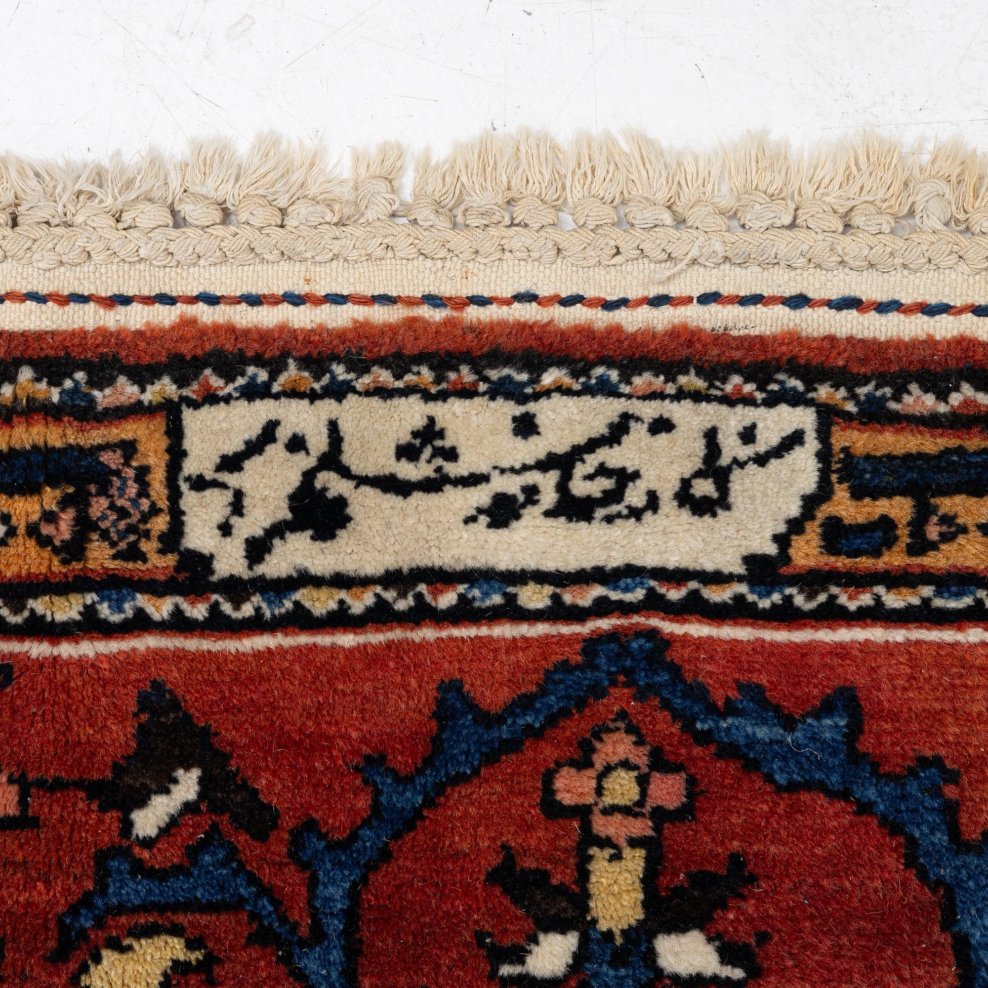 Matta, Chahar Mahal/Bakthiari. Ca 395 x 212 cm.