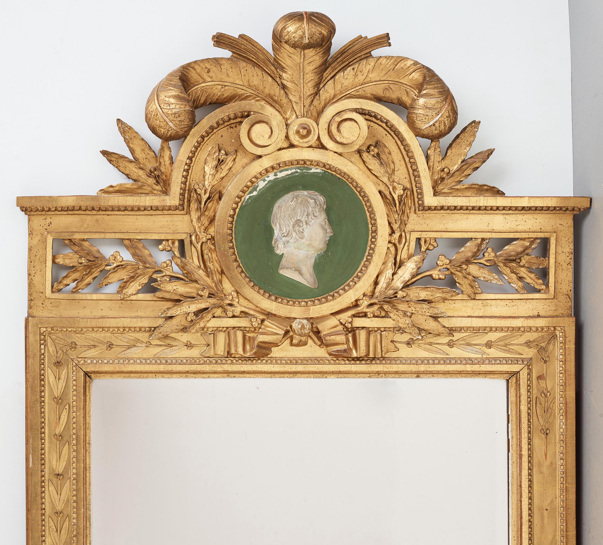SPEGLAR, ett par, tillskrivna Pehr Ljung (1743-1819), bildhuggare i Stockholm. Gustavianska, 1780-tal.
