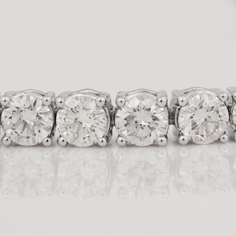 ARMBAND med briljantslipade diamanter, totalt ca 7.96 ct.