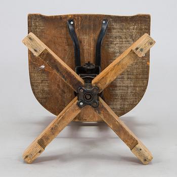 Skrivbordsstol, omkring 1900.