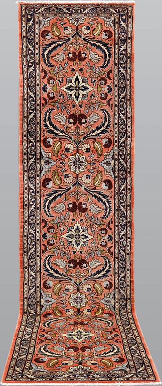 A Rodbar runner, approximately 320 x 80 cm.