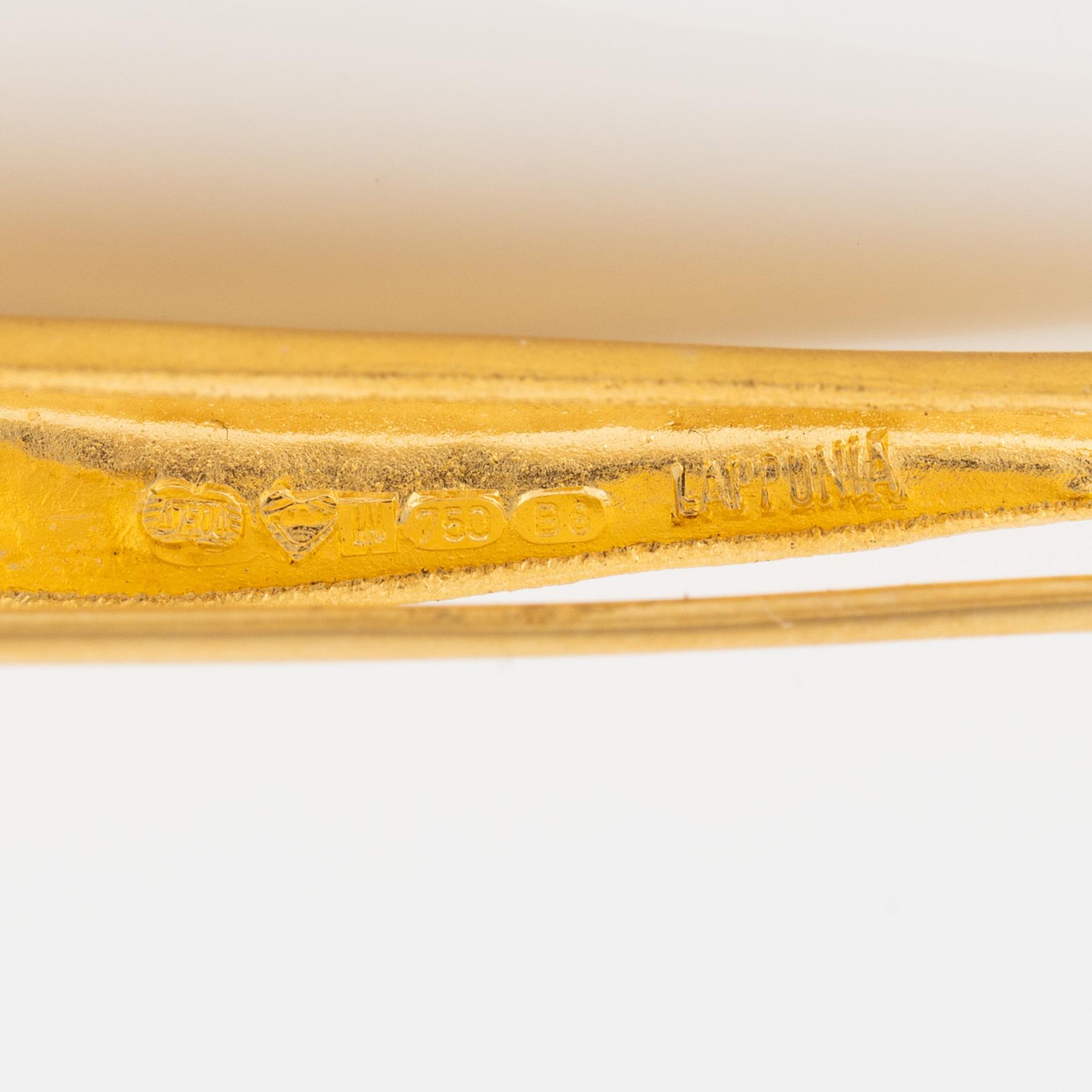 Björn Weckström, brosch, 18K guld med en odlad pärla, Finland 1979. För Lapponia.