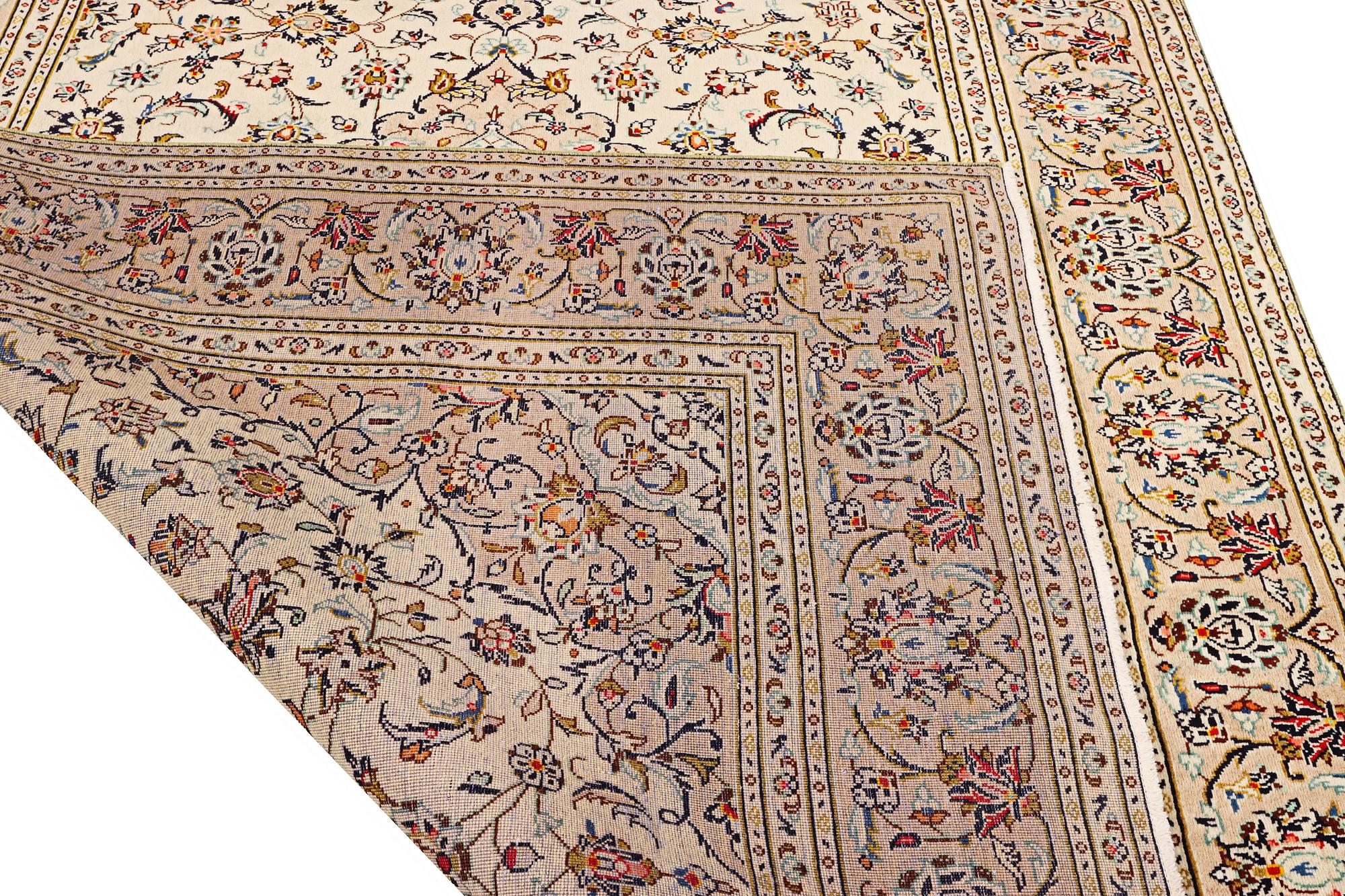 A Kashan carpet, Iran, c. 295 x 197 cm.