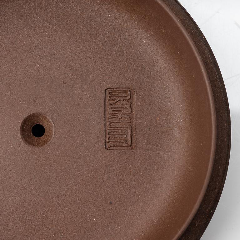 Gu Jingzhou, A Chinese Pianshihu Teapot, Gu Jingzhou.