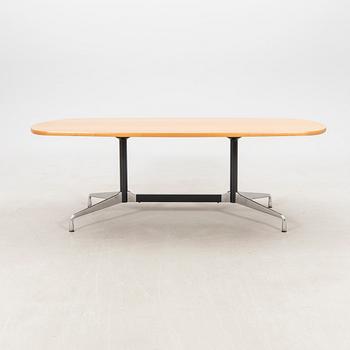 Charles & Ray Eames, table "Segmented table" Vitra 2019.
