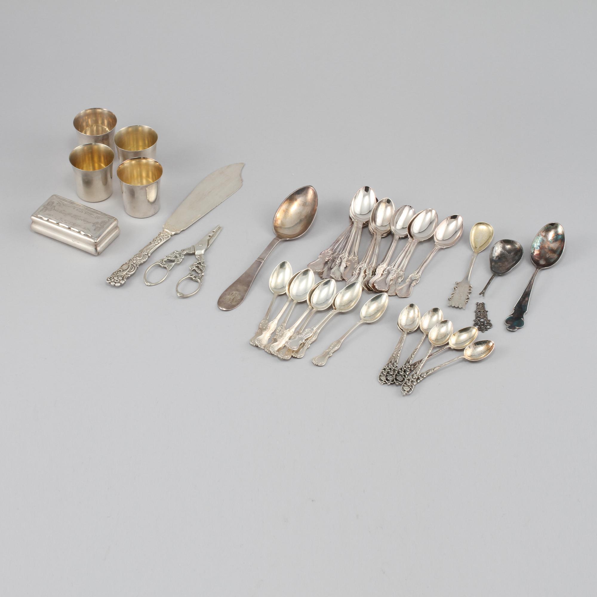 PARTI SILVER, 37 delar, mestadels Sverige, 1900-tal, total vikt 727 g.