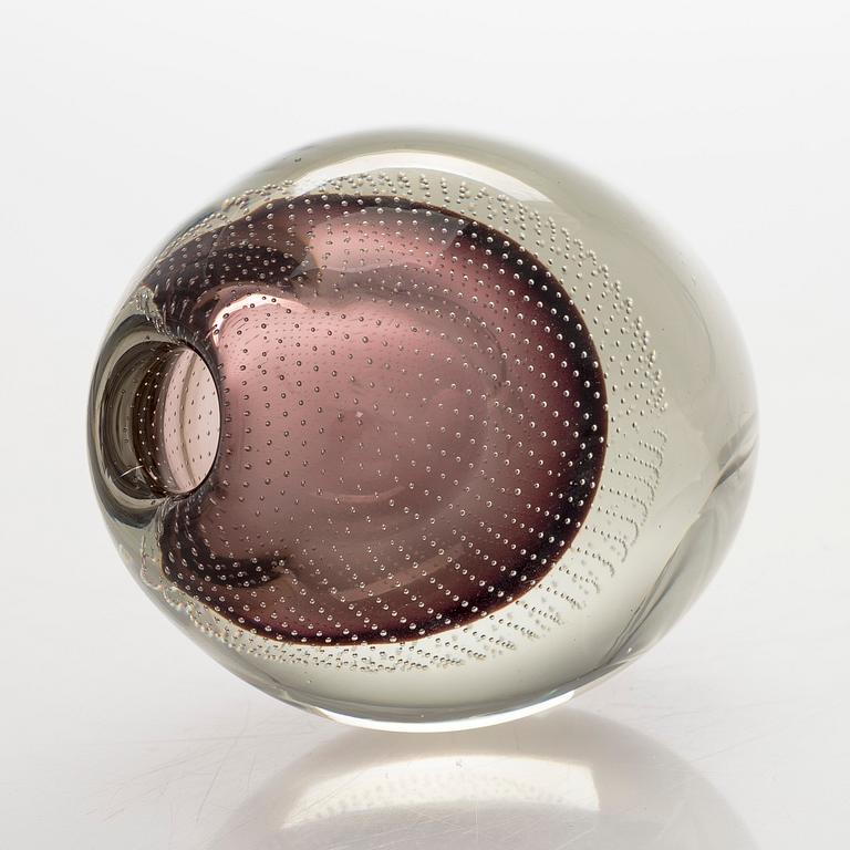 Gunnel Nyman, a model 'GN 17' vase, signed G. Nyman Nuutajärvi Notsjö -57.