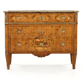 20. A Gustavian late 18th century commode in the manner of Carl Lindborg.