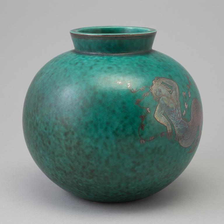 WILHELM KÅGE, an 'Argenta' stoneware vase from Gustavsberg, 1949.