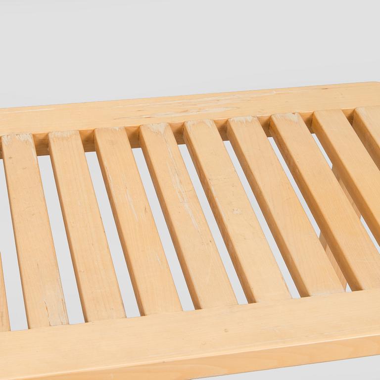 Alvar Aalto, bänk, modell 153A, Artek 1990-tal.