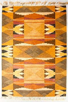 Ingegerd Silow, matta rölakan signerad ca 230x169 cm.