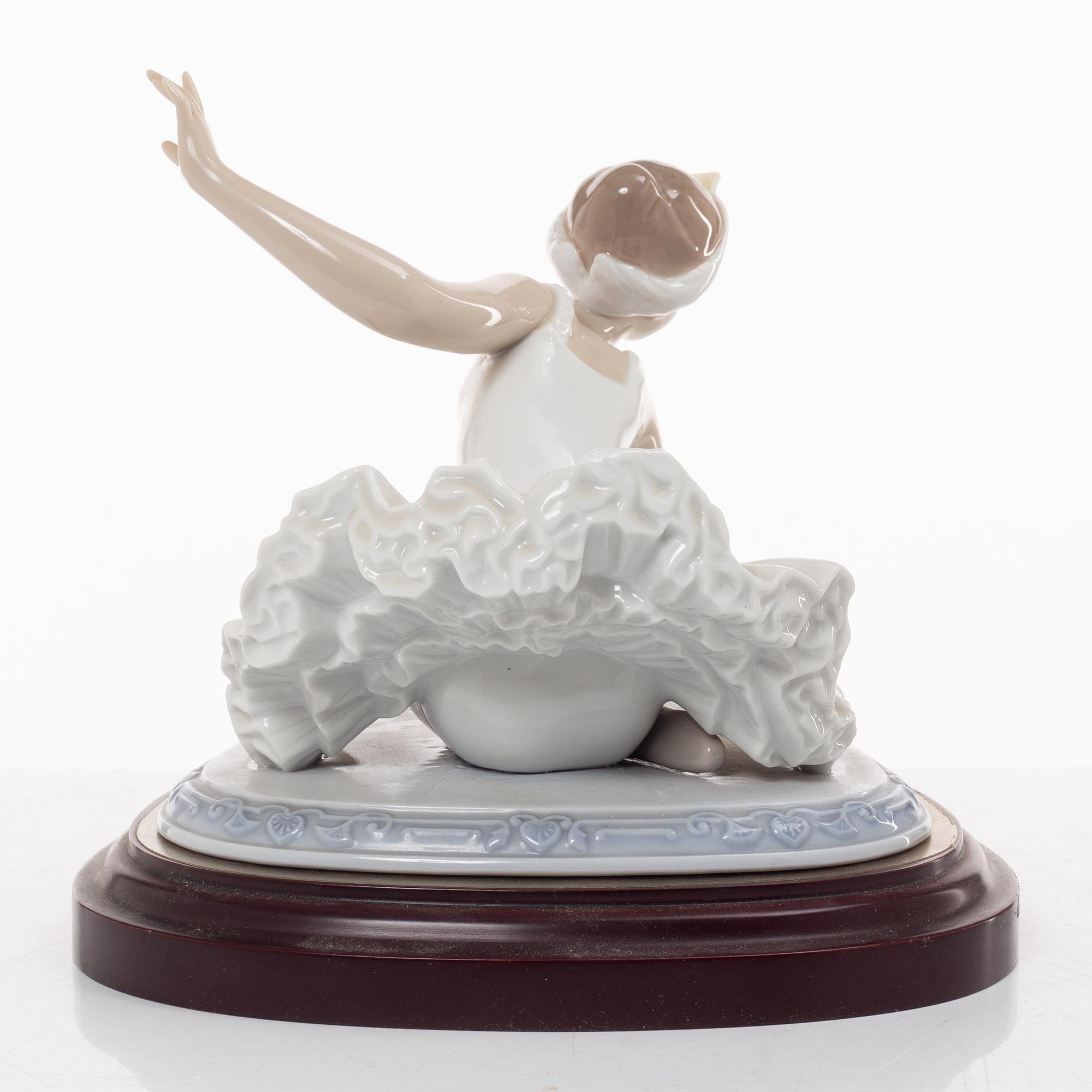 José Luis Alvarez, figurine, "Ovation", Lladró, Spain, 1998-99.