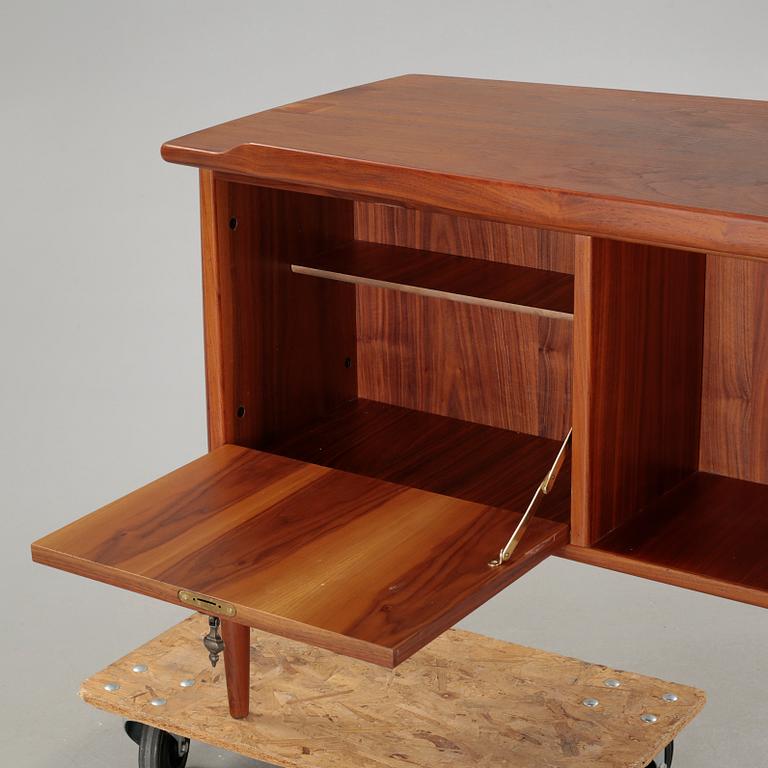 An "A10" writing desk, designed by Göran Strand for Lelngs Möbelfabrik, 1950/60s.