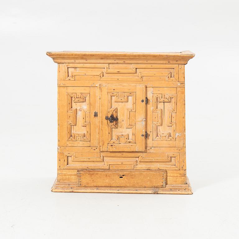 Hanging cabinet, Baroque, probably Norwegian, 18th century.