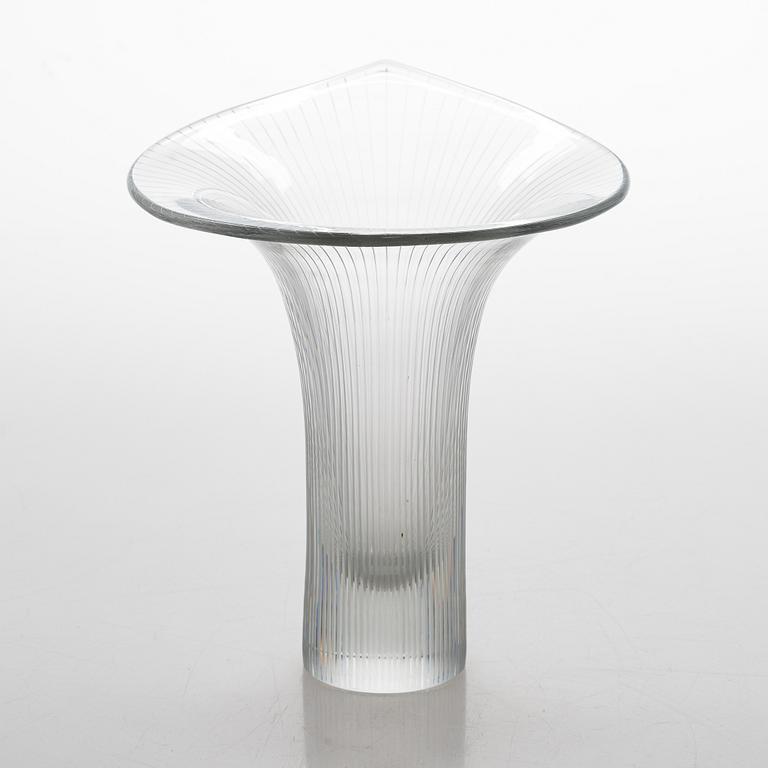 Tapio Wirkkala, A 'Kantarelli' glass vase, signed Tapio Wirkkala Iittala -55.