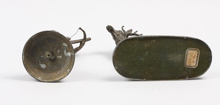 STATYETTER, 2 st, vitmetall, sekelskiftet 1800/1900.