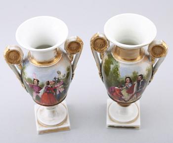 VASER, 1 par, porslin, empire, 1800-talets första hälft.
