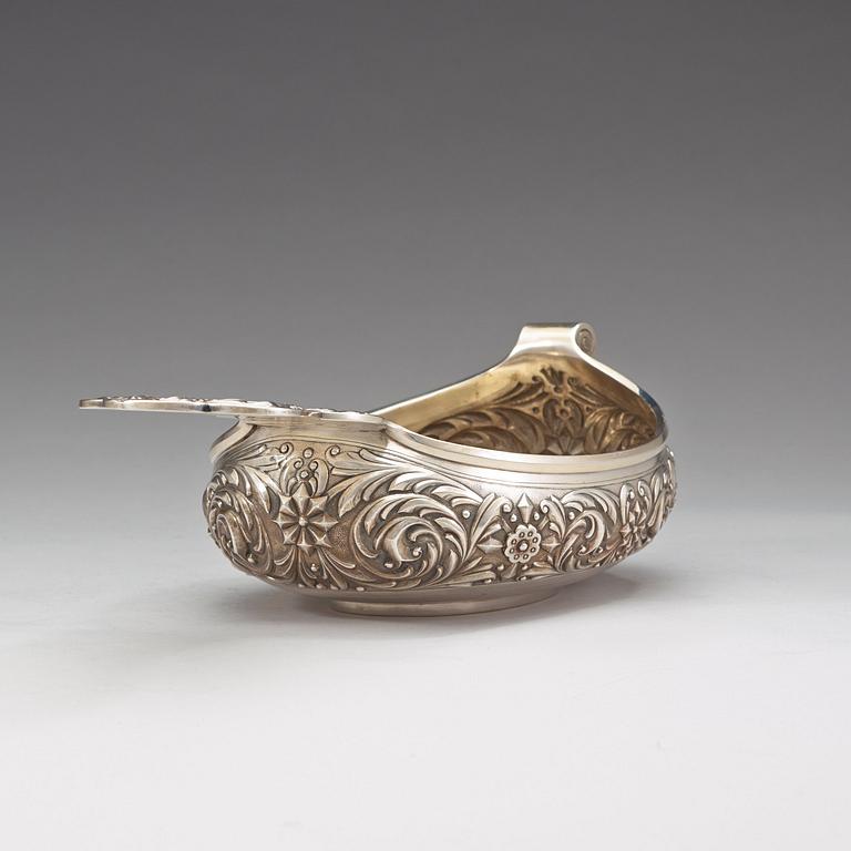 A Russian early 20th century parcel-gilt kovsh, marks of Ivan Chlebnikov, Moscow 1899-1908.