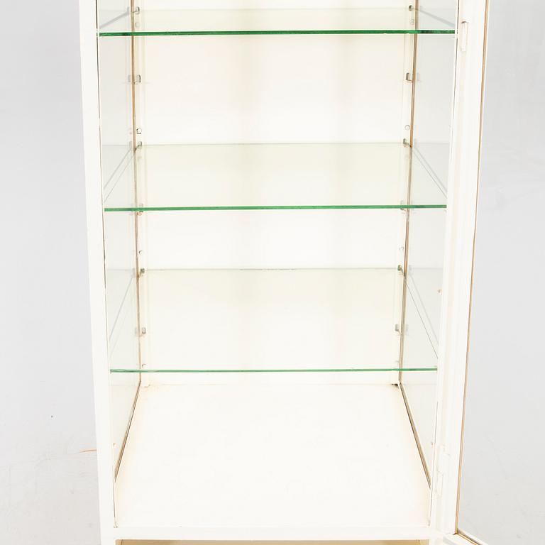 Läkarskåp Mellaneuropa 1900-talets mitt.