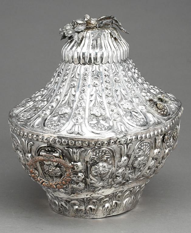 TERRINE, silver, The Ottoman Empire, around the year 1900. Weight about 809 grams.