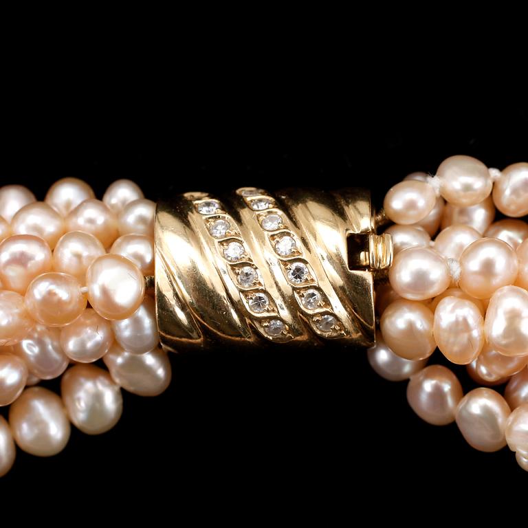 COLLIER, odlade sötvattenspärlor med lås i 18k guld med diamanter.