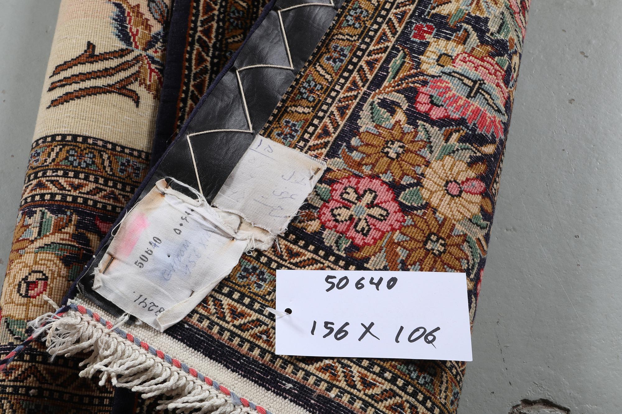 Matta, Ghom, ca 156 x 106 cm.