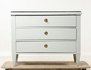 BYRÅ, sengustaviansk stil, 1900-talets första hälft.