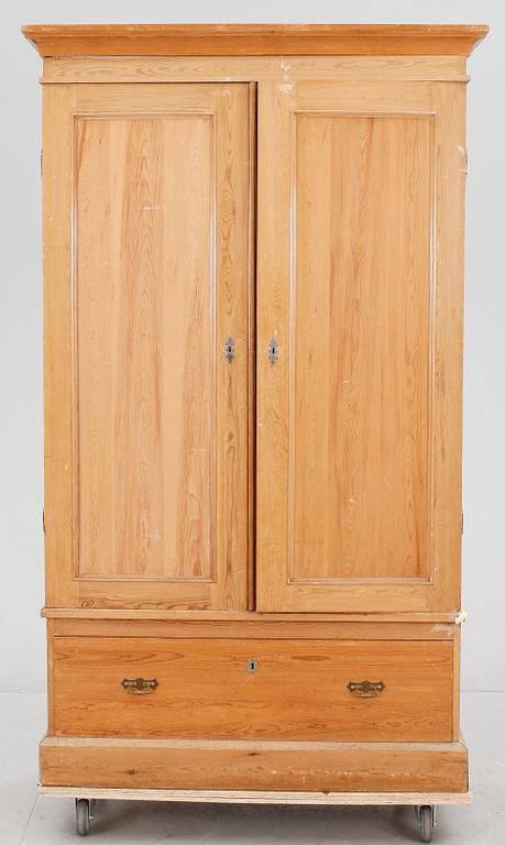 KUNGLIGT SKÅP, CE Jonssons möbleringsaffär Stockholm, 1900-talets början.