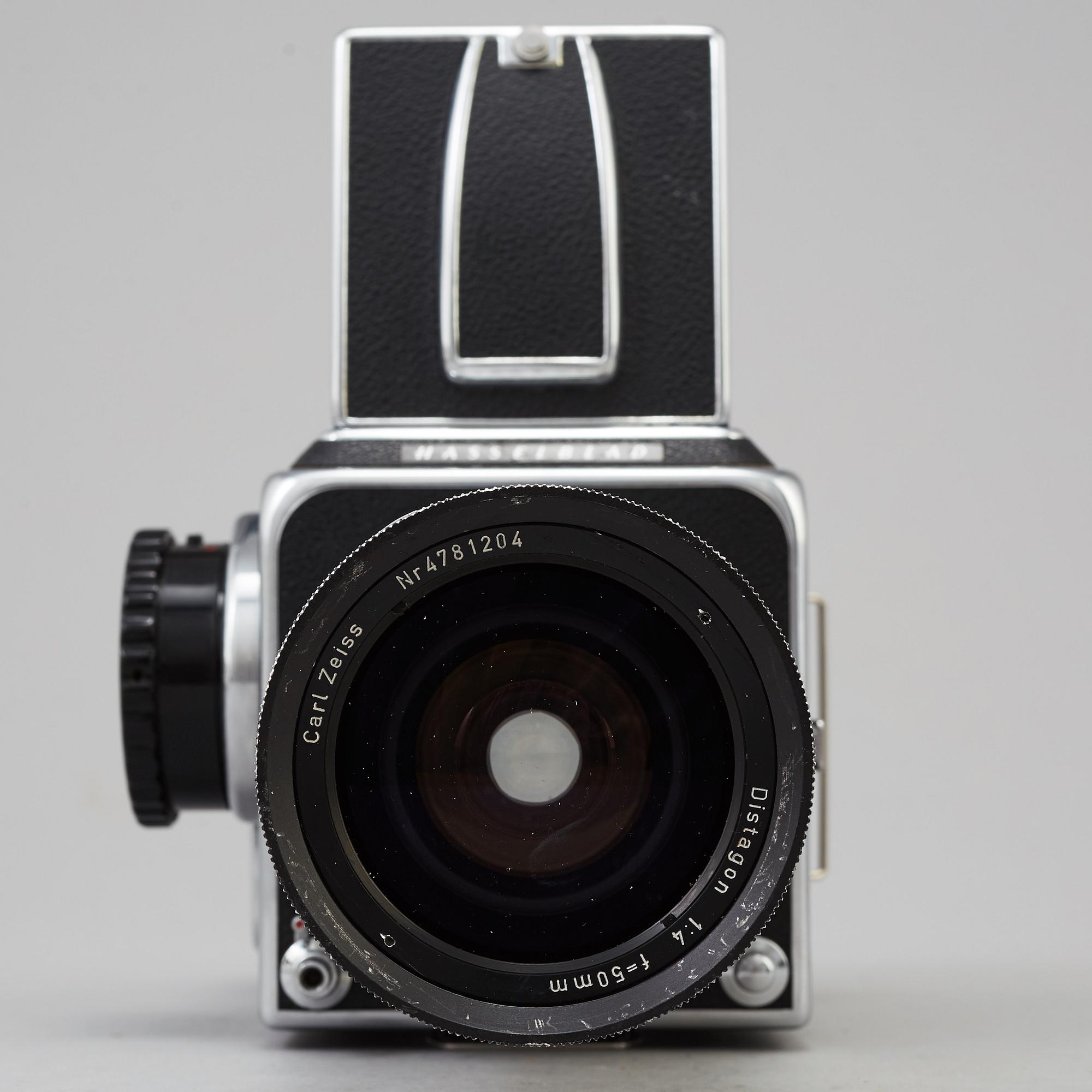 A Hasselblad 500C /M from 1973 with one cartridge from 1969 and