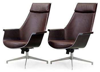 118. A pair of Jorge Pensi 'Bkai' brown lether and aluminium armchairs,