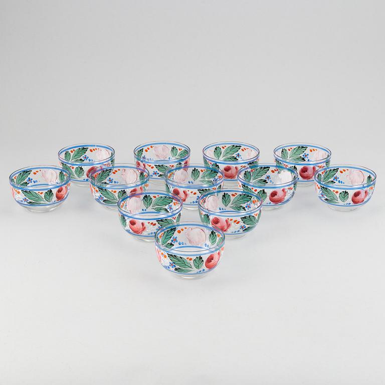 Skålar, glas 12 st, rosdekor, möjligen Ryssland, 1900-tal.