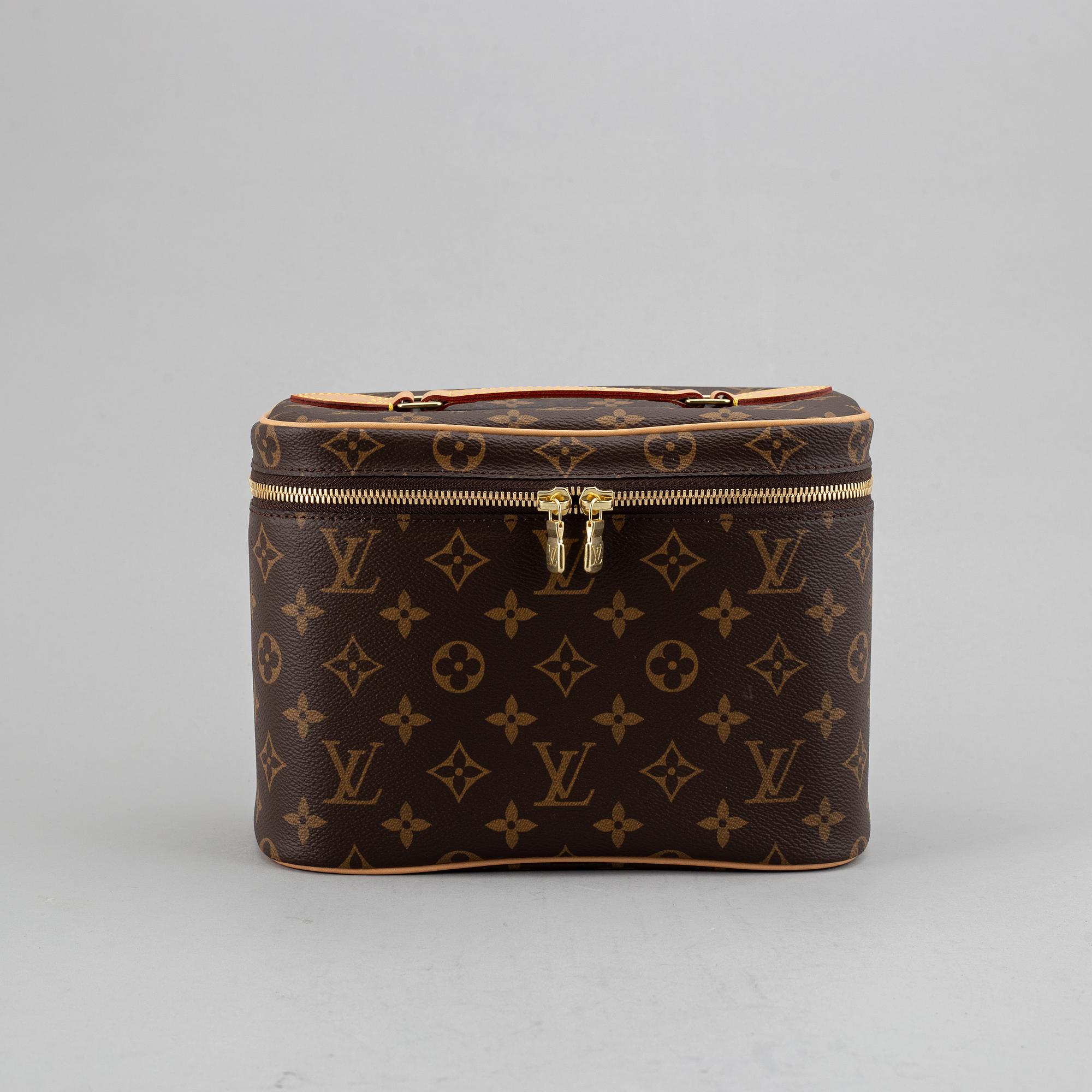 LOUIS VUITTON, a monogram canvas 'Nice BB' vanity case, 2017.