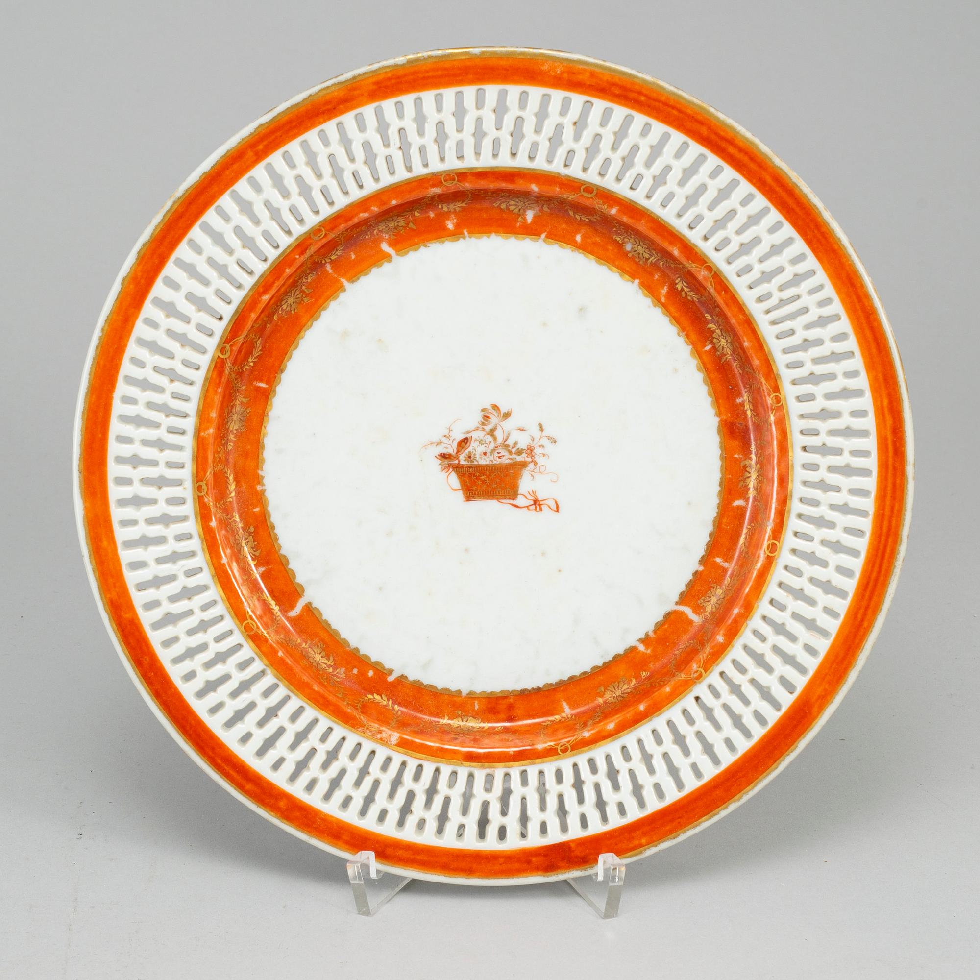 Two chesnut basket stands, Qing dynasty, 19th Century.