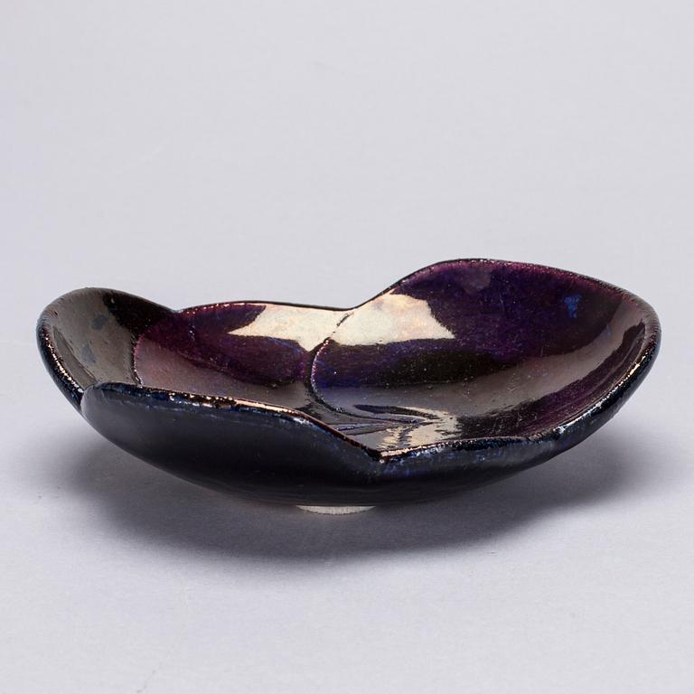 FAT, keramik, "Violetta", Birger Kaipiainen, Arabia, 1900-talets slut.