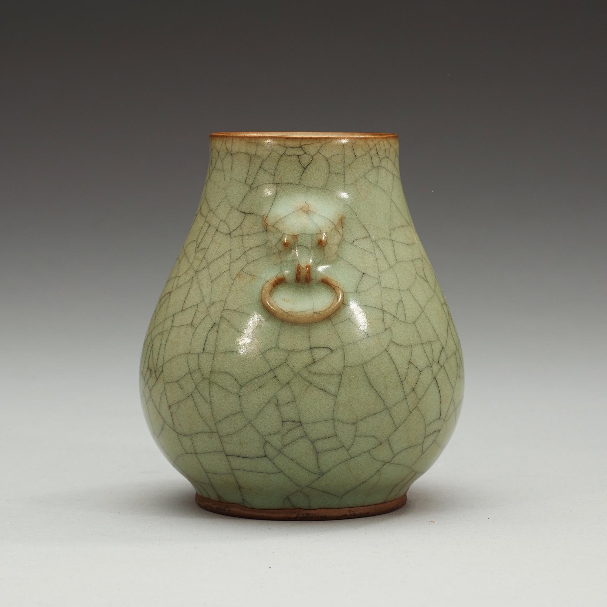 VAS, keramik. Qing dynastin (1664-1912).