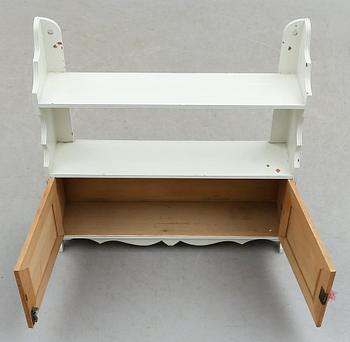 HÄNGSKÅP, 1900-talets första hälft.