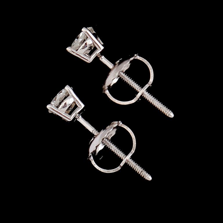 ÖRHÄNGEN, 1 par, 14K vitguld, briljantslipade diamanter tot ca 0.25 ct.
