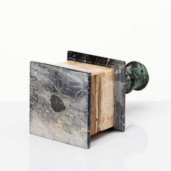 A presumably Italian marble and onyx tazza, around year 1900.