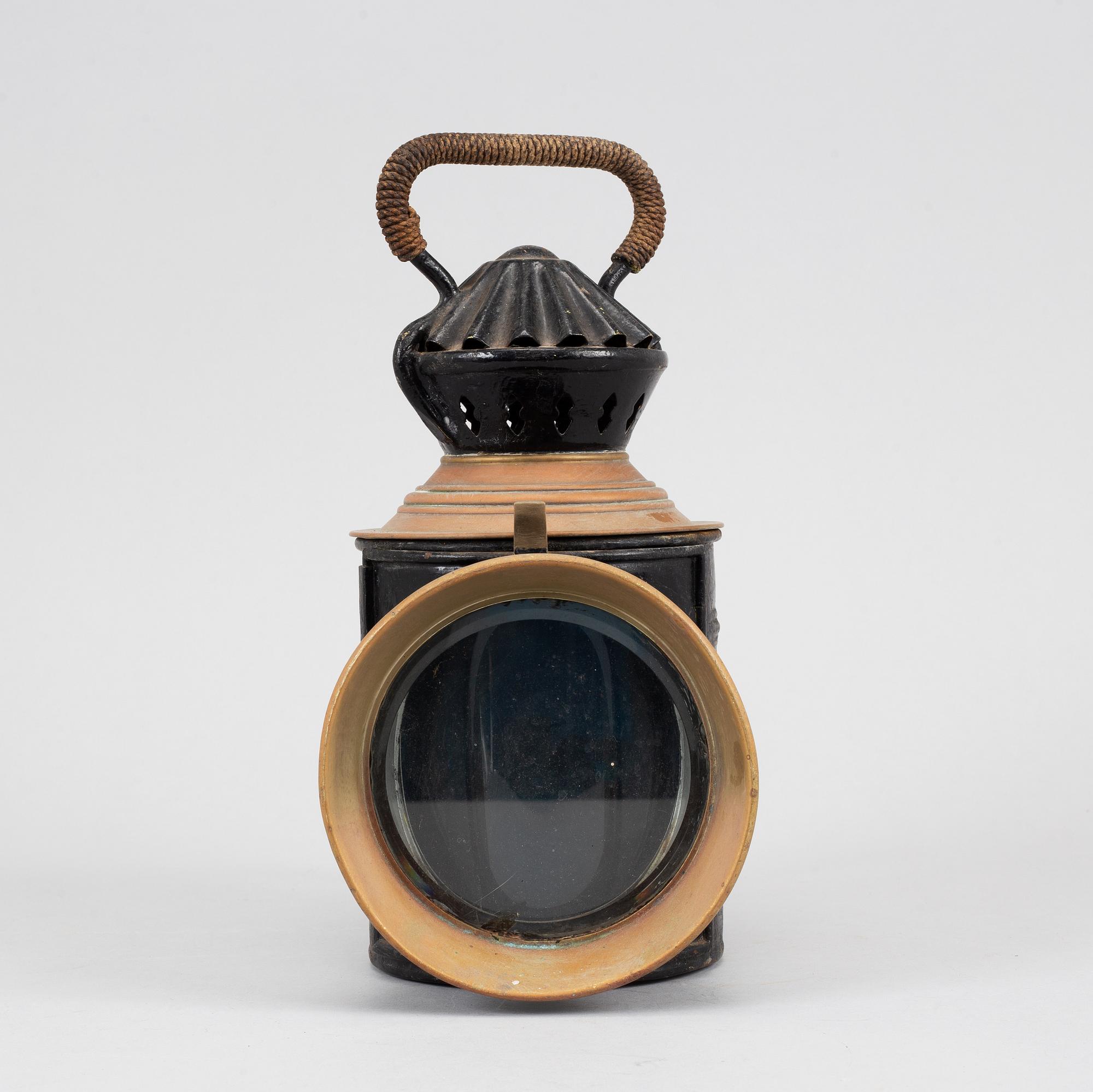 A railway station lantern, SJ 1040, first half of the 20th century.