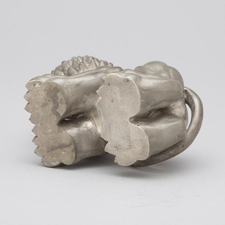 An Anna Petrus pewter sculpture of a lion, Svenskt Tenn, Stockholm 1920's-30's.
