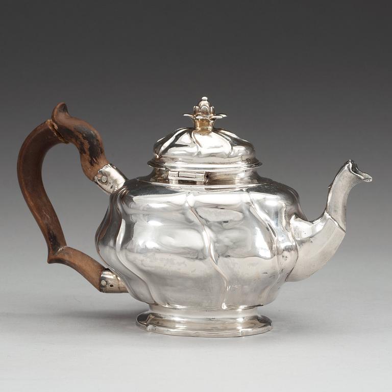 A Swedish 18th century silver tea-pot, makers mark of Jonas Berg, Stockholm 1756.