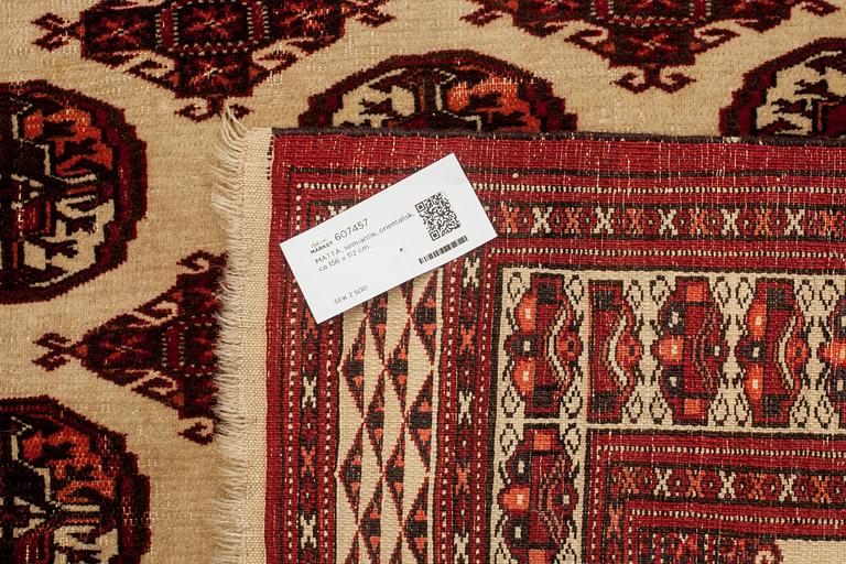 MATTA, semiantik, orientalisk, ca 156 x 112 cm.