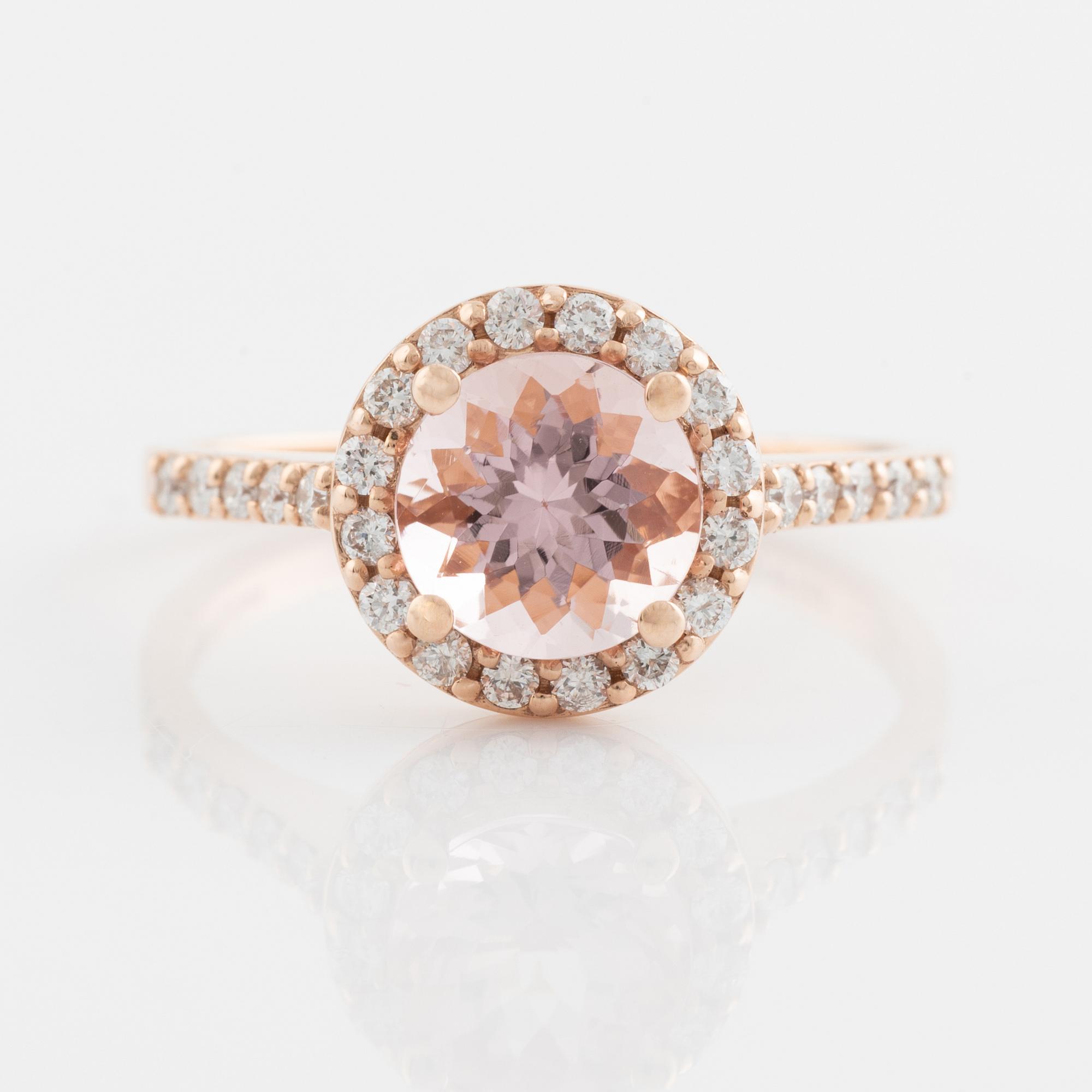 Ring, med morganit och briljantslipade diamanter.