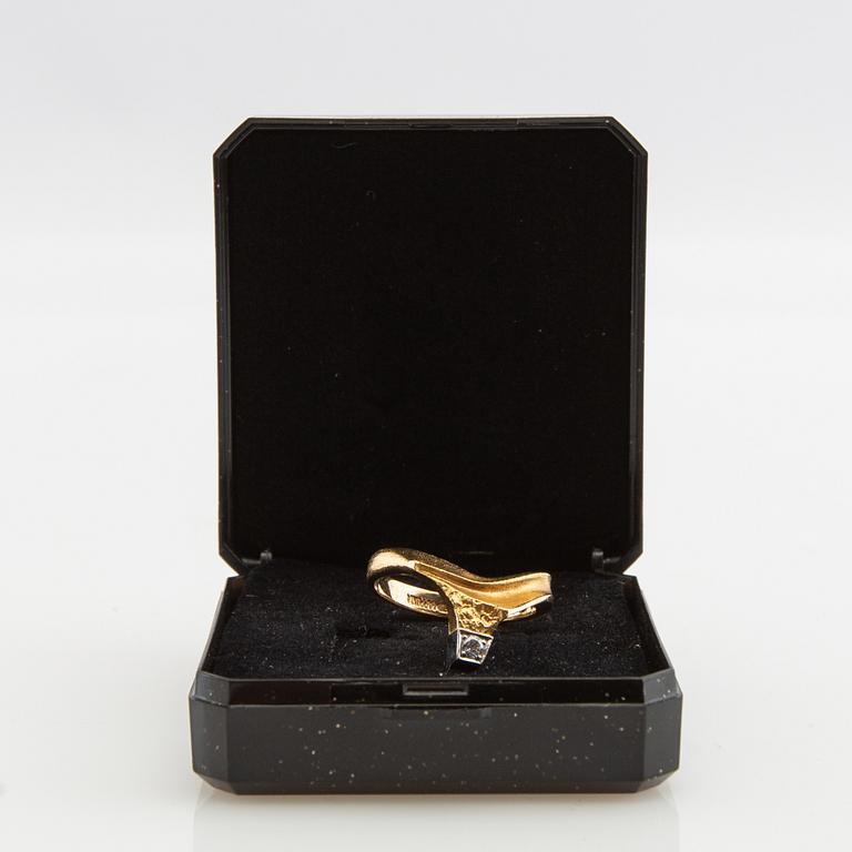 Björn Weckström, ring, 18K gold with brilliant-cut diamond, "Diamond Promise", Lapponia.