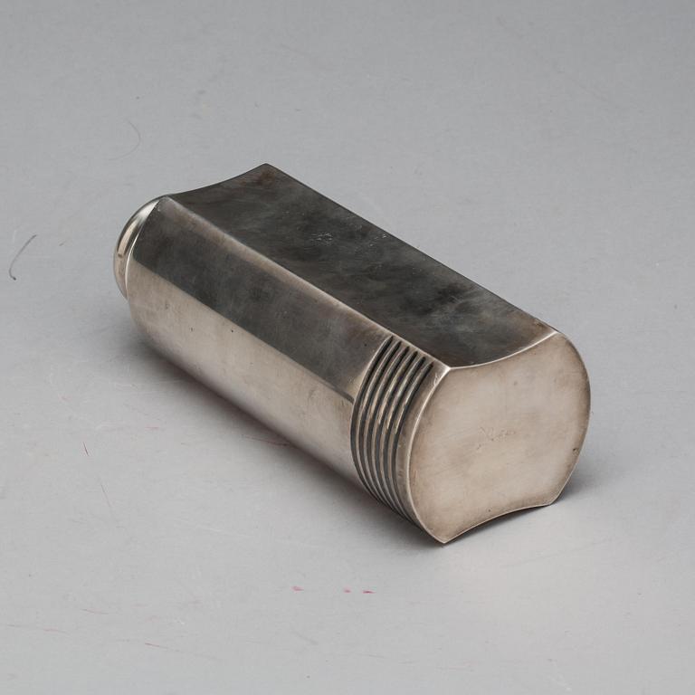 SHAKER, nysilver, Folke Ahrström, GAB, Stockholm, 1900-talets första hälft.