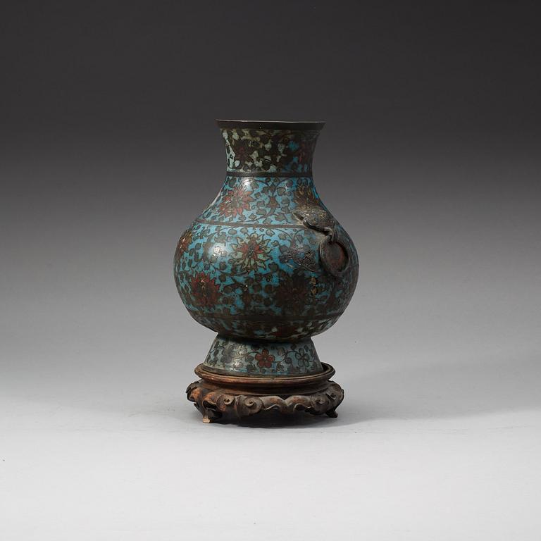 A cloisonné vase, Ming dynasty (1368-1644).