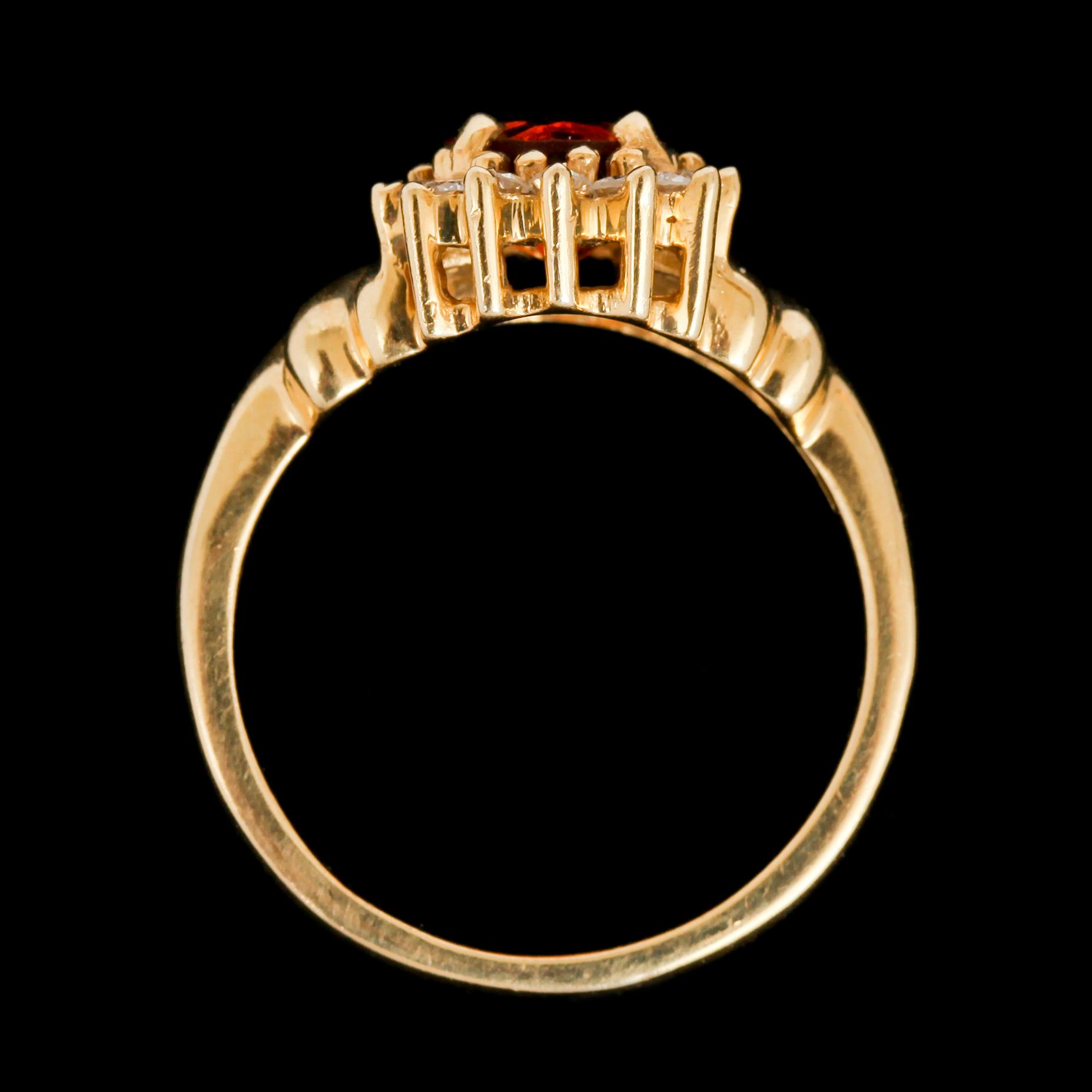 RING, 14k guld med briljantslipade diamanter tot ca 0,08 ct, samt oval citrin. Vikt 3,5 g.