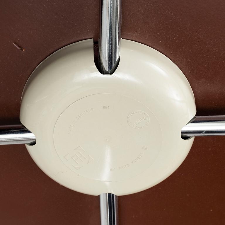 ARNE JACOBSEN, a pair of 'Sjuan' chairs, from Fritz Hansen, Denmark, 1974.