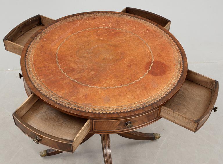 KARUSELLBORD, mahogny, engelsk stil, 1800-talets senare hälft.
