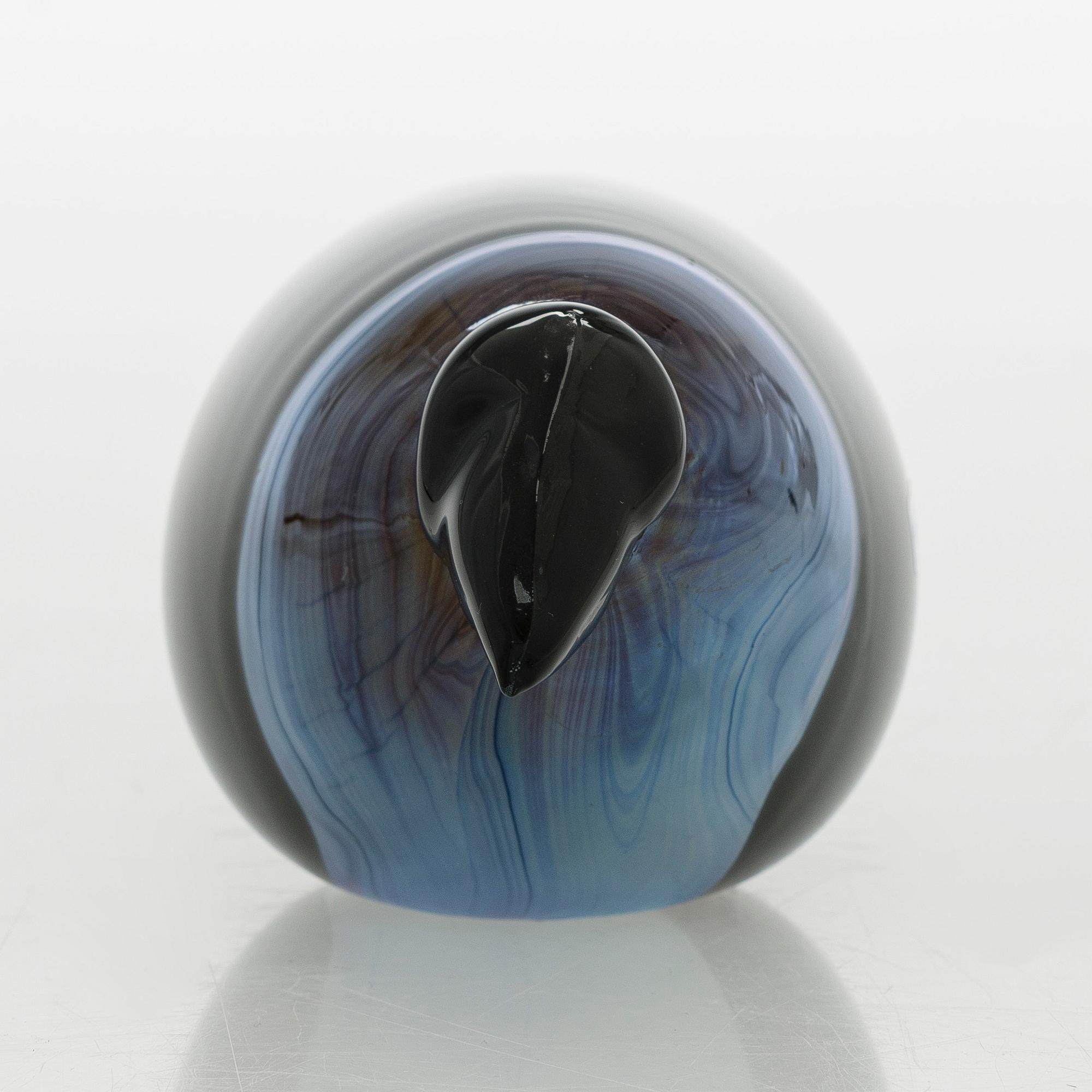 Oiva Toikka, a glass bird, 'Crow', signed Oiva Toikka Nuutajärvi Notsjö.